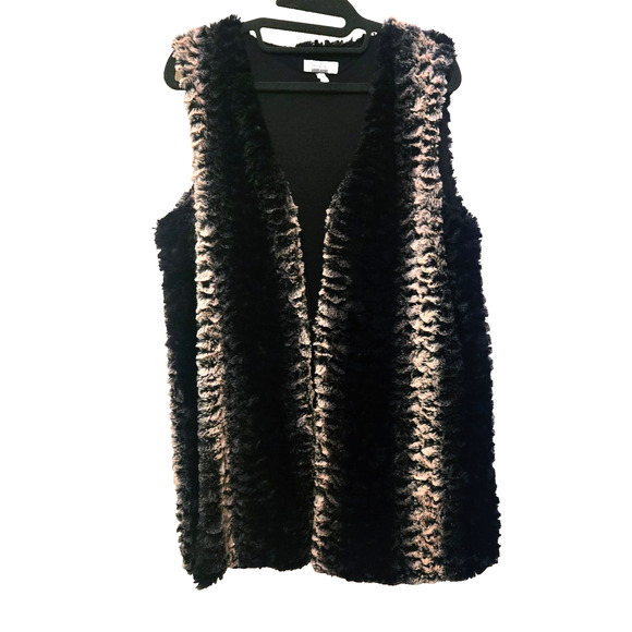 Neiman Marcus Jackets & Blazers - Neiman Marcus Faux Fur Luxurious Black and Tan Vest Size Large